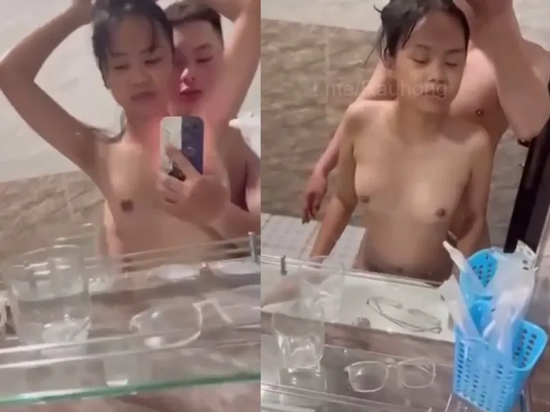 Dáng mảnh em cùng thằng bồ nện trước gương quay kỉ niệm